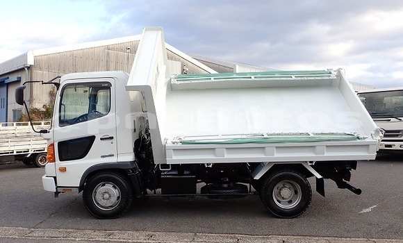 Buy Used Toyota Dyna White Truck in Alotau in Milne Bay Buy Used Toyota Dyna White Truck in Alotau in Milne Bay