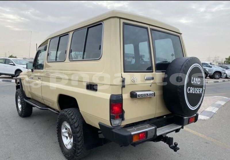 Big with watermark toyota land cruiser east sepik angoram 8064