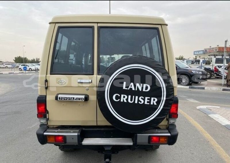 Big with watermark toyota land cruiser east sepik angoram 8064