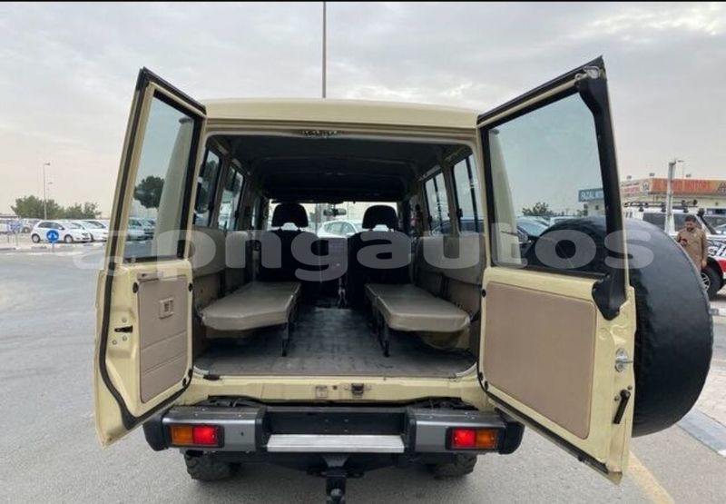 Big with watermark toyota land cruiser east sepik angoram 8064