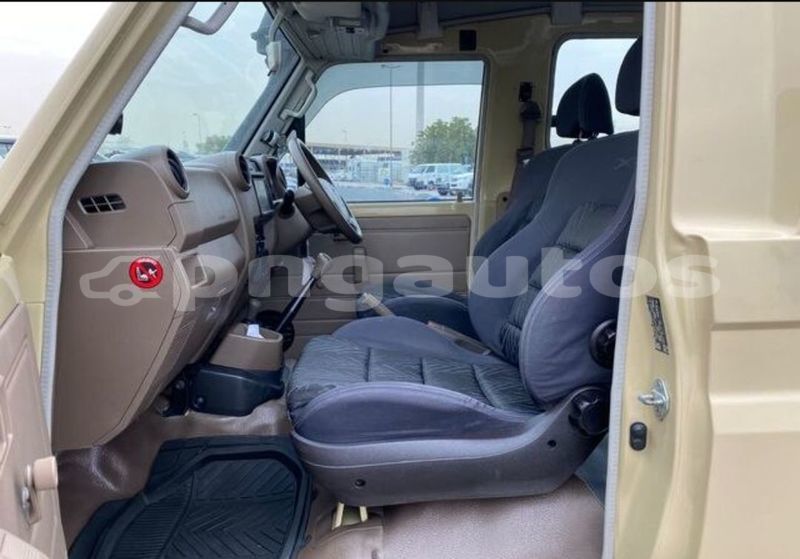 Big with watermark toyota land cruiser east sepik angoram 8064