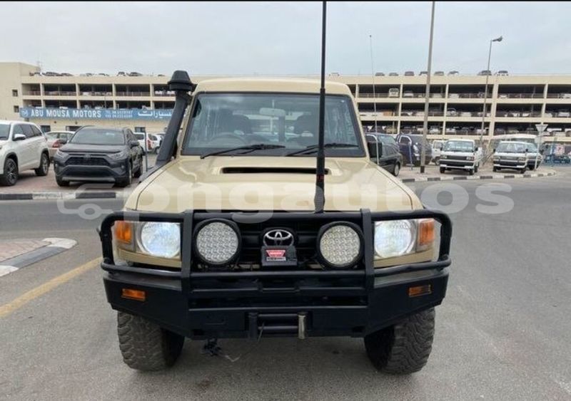 Big with watermark toyota land cruiser east sepik angoram 8064