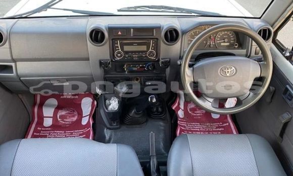 Buy Used Toyota Dyna White Truck in Gwiribiana in Western (Fly) Buy Used Toyota Dyna White Truck in Gwiribiana in Western (Fly)