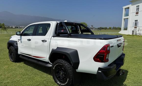 Buy Used Toyota Hilux White Car in Boregaina in Central Buy Used Toyota Hilux White Car in Boregaina in Central