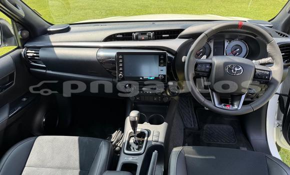 Buy Used Toyota Hilux White Car in Boregaina in Central Buy Used Toyota Hilux White Car in Boregaina in Central