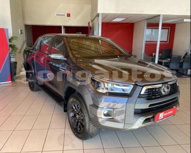Big with watermark toyota hilux sandaun krisa 8070