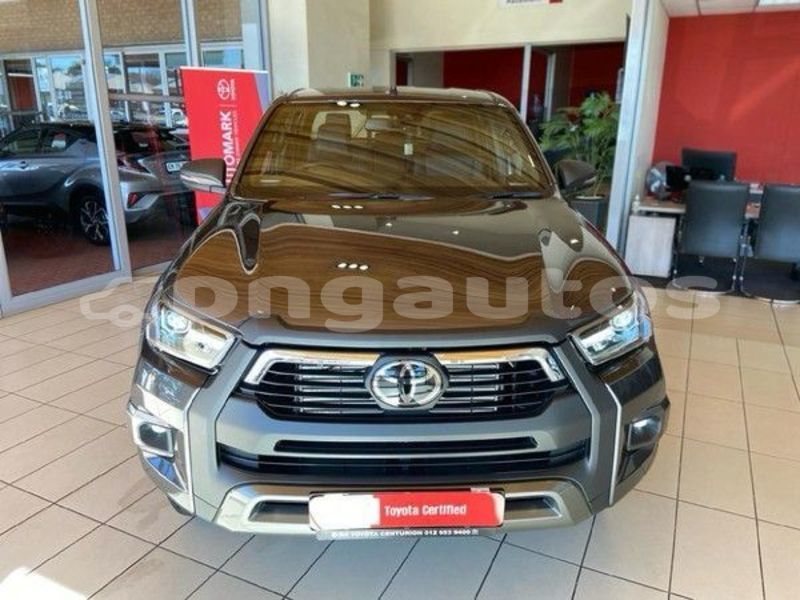 Big with watermark toyota hilux sandaun krisa 8070
