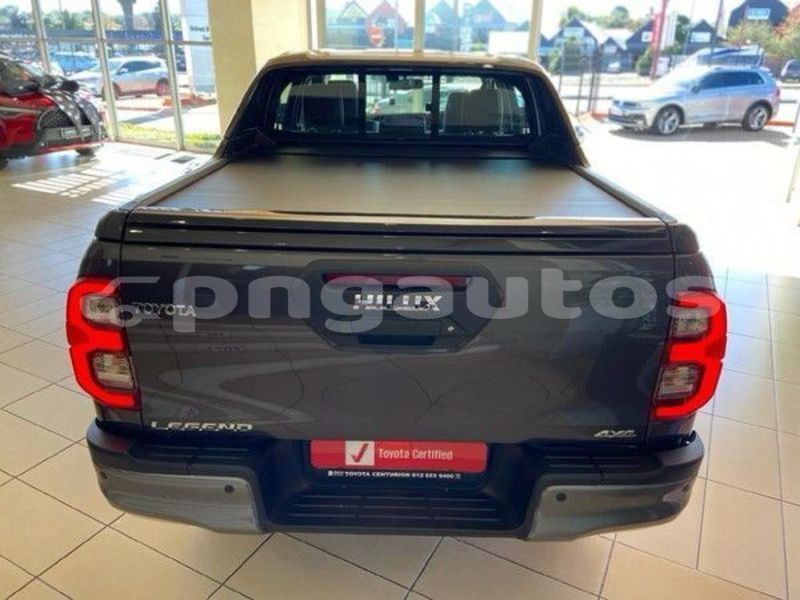 Big with watermark toyota hilux sandaun krisa 8070