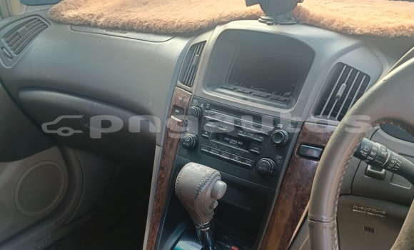 Buy Used Toyota Harrier White Car in Port Moresby in National Capital District Buy Used Toyota Harrier White Car in Port Moresby in National Capital District