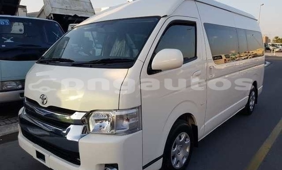 Buy Used Toyota Hiace White Car in Port Moresby in National Capital District