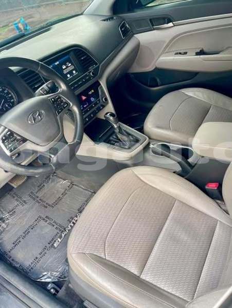Big with watermark hyundai elantra sandaun aitape 8097