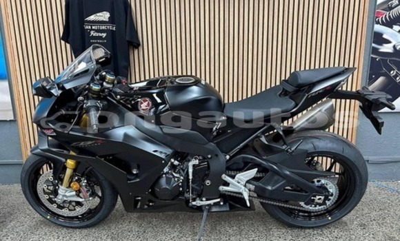 Buy New Yamaha TMAX Black Bike in Arou in Madang Buy New Yamaha TMAX Black Bike in Arou in Madang