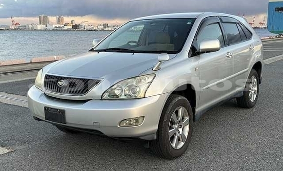 Buy Used Toyota Harrier Silver Car in Port Moresby in National Capital District