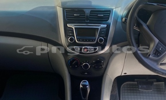 Buy Used Hyundai Accent White Car in Port Moresby in National Capital District Buy Used Hyundai Accent White Car in Port Moresby in National Capital District