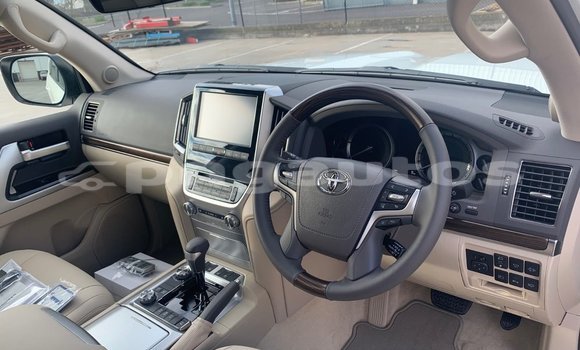 Buy Used Toyota Land Cruiser White Car in Port Moresby in National Capital District Buy Used Toyota Land Cruiser White Car in Port Moresby in National Capital District