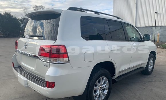 Buy Used Toyota Land Cruiser White Car in Port Moresby in National Capital District Buy Used Toyota Land Cruiser White Car in Port Moresby in National Capital District