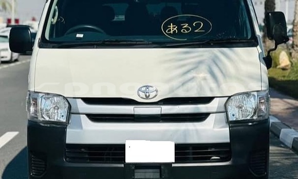Buy Used Toyota Hiace White Car in Port Moresby in National Capital District Buy Used Toyota Hiace White Car in Port Moresby in National Capital District