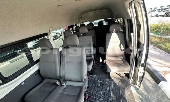 Buy Used Toyota Hiace White Car in Port Moresby in National Capital District Buy Used Toyota Hiace White Car in Port Moresby in National Capital District