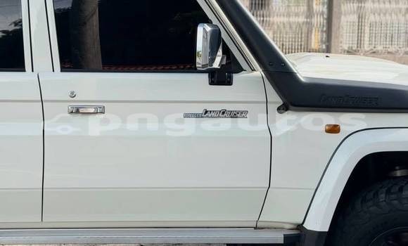 Buy Used Toyota Land Cruiser White Car in Port Moresby in National Capital District Buy Used Toyota Land Cruiser White Car in Port Moresby in National Capital District
