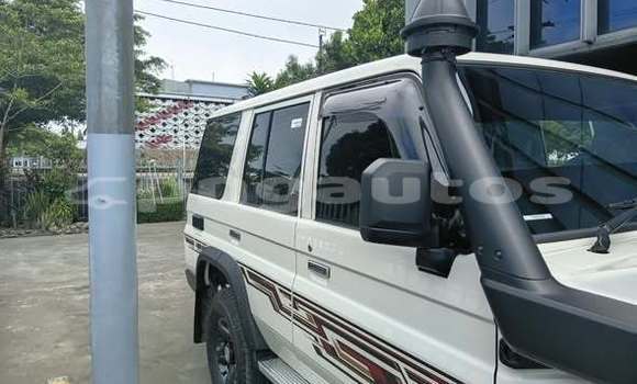 Buy Used Toyota Harrier Other Car in Pomio in East New Britain