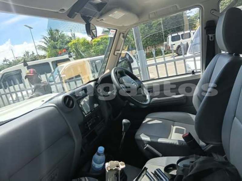 Big with watermark toyota harrier east new britain pomio 8123