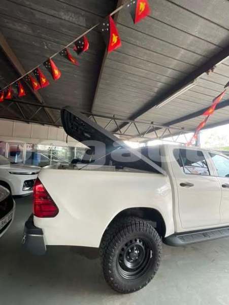 Big with watermark toyota hilux sandaun aitape 8125