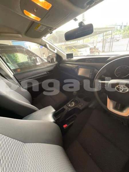 Big with watermark toyota hilux sandaun aitape 8125