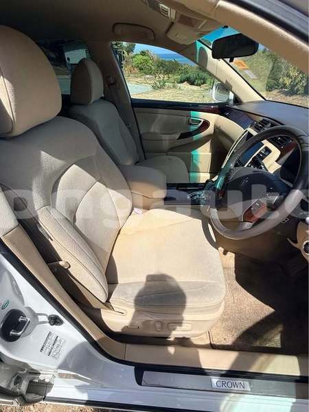 Big with watermark toyota crown madang ambok 8132