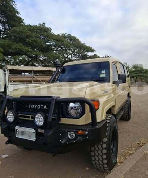 Big with watermark toyota land cruiser prado simbu chuave 8134