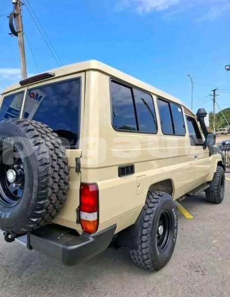 Big with watermark toyota land cruiser prado simbu chuave 8134