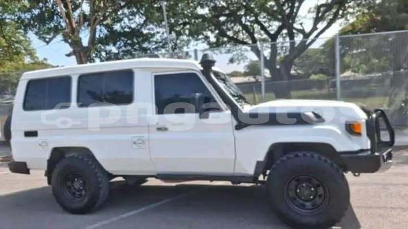 Big with watermark toyota land cruiser prado milne bay alotau 8138