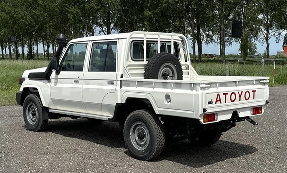 Buy New Toyota Land Cruiser White Car in Port Moresby in National Capital District Buy New Toyota Land Cruiser White Car in Port Moresby in National Capital District