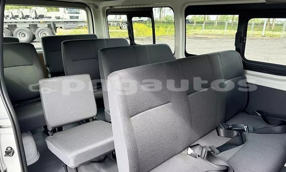 Buy Used Toyota Hiace White Car in Import - Dubai in Enga Buy Used Toyota Hiace White Car in Import - Dubai in Enga