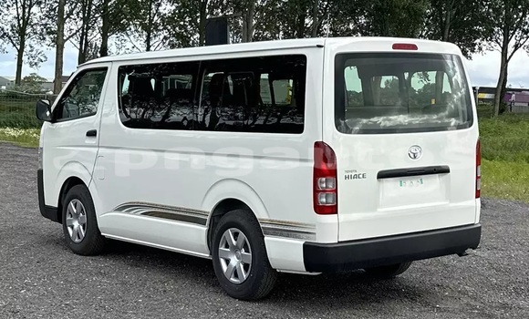 Buy Used Toyota Hiace White Car in Import - Dubai in Enga Buy Used Toyota Hiace White Car in Import - Dubai in Enga