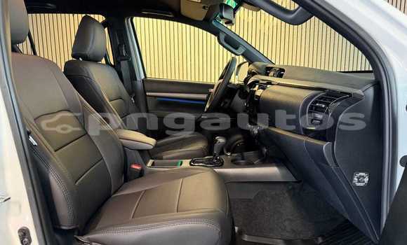 Buy Used Toyota Hilux White Car in Mapona in Milne Bay Buy Used Toyota Hilux White Car in Mapona in Milne Bay