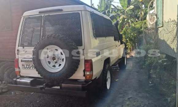 Buy Used Toyota Hiace Other Car in Wewak in East Sepik Buy Used Toyota Hiace Other Car in Wewak in East Sepik