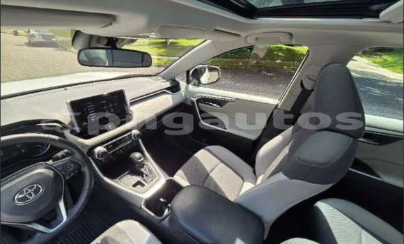 Buy Used Toyota RAV4 White Car in Alotau in Milne Bay Buy Used Toyota RAV4 White Car in Alotau in Milne Bay