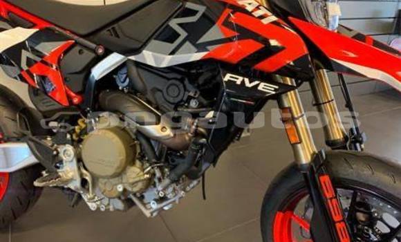 Acheter Neuf Moto Ducati ST Rouge à Arou, Madang Acheter Neuf Moto Ducati ST Rouge à Arou, Madang
