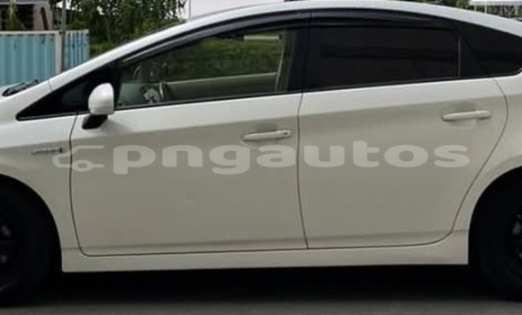 Buy Used Toyota Prius White Car in Port Moresby in National Capital District Buy Used Toyota Prius White Car in Port Moresby in National Capital District