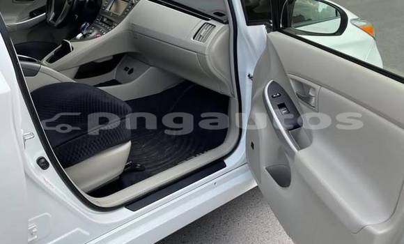 Buy Used Toyota Prius White Car in Port Moresby in National Capital District Buy Used Toyota Prius White Car in Port Moresby in National Capital District