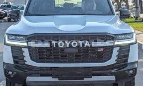 Buy Used Toyota Land Cruiser White Car in Port Moresby in National Capital District Buy Used Toyota Land Cruiser White Car in Port Moresby in National Capital District