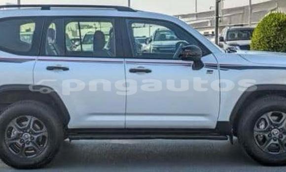 Buy Used Toyota Land Cruiser White Car in Port Moresby in National Capital District Buy Used Toyota Land Cruiser White Car in Port Moresby in National Capital District
