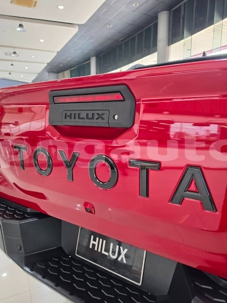 Big with watermark toyota hilux east new britain pomio 8200