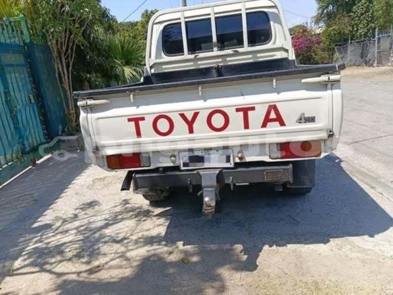 Big with watermark toyota pickup sandaun aitape 8208