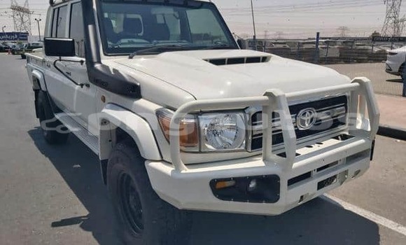 Buy Used Toyota Land Cruiser White Car in Lae in Morobe