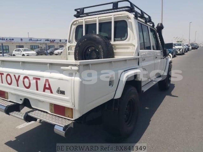 Big with watermark toyota land cruiser morobe lae 8233