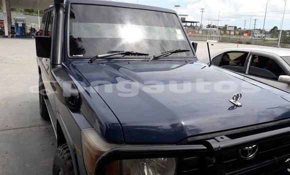 Buy Used Toyota Land Cruiser Blue Car in Port Moresby in National Capital District Buy Used Toyota Land Cruiser Blue Car in Port Moresby in National Capital District