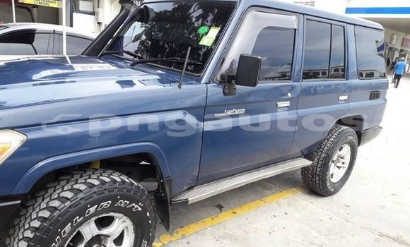 Buy Used Toyota Land Cruiser Blue Car in Port Moresby in National Capital District Buy Used Toyota Land Cruiser Blue Car in Port Moresby in National Capital District