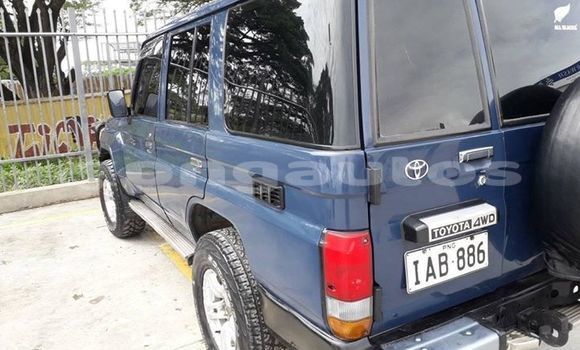 Buy Used Toyota Land Cruiser Blue Car in Port Moresby in National Capital District Buy Used Toyota Land Cruiser Blue Car in Port Moresby in National Capital District