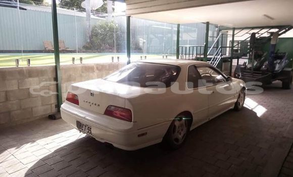 Acheter Occasion Voiture Honda Legend Blanc à Port Moresby, National Capital District Acheter Occasion Voiture Honda Legend Blanc à Port Moresby, National Capital District